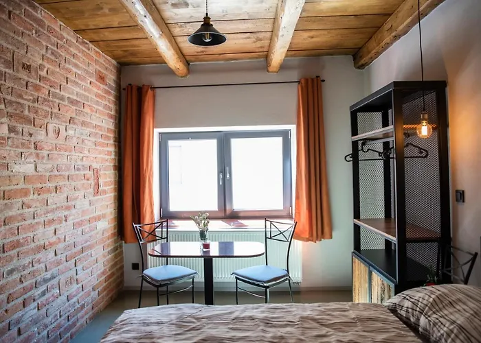 Homestay Ecitlav - *